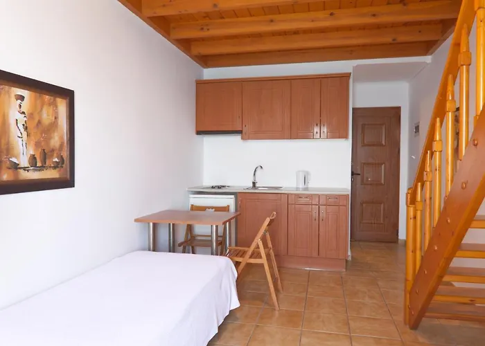 Kekrifalia Hotel