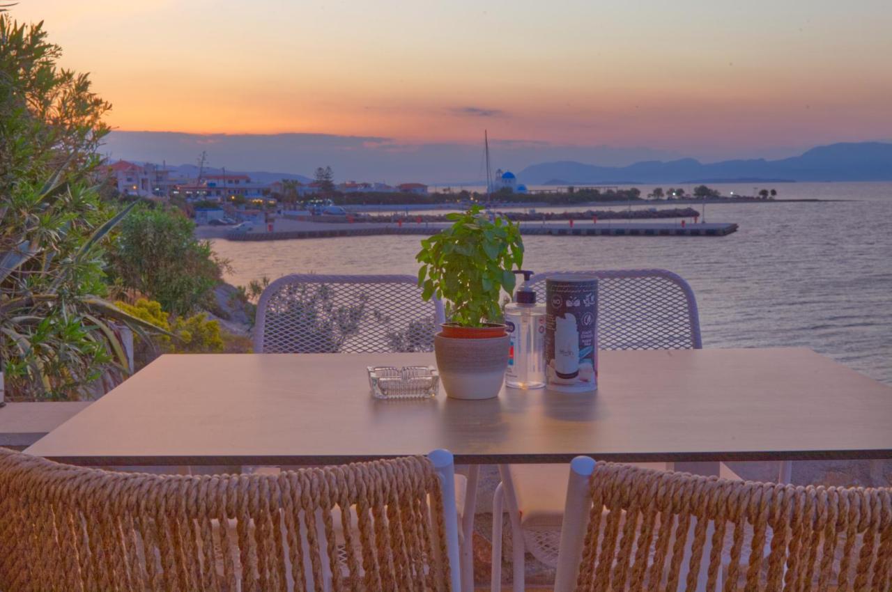 Kekrifalia Hotel Skála
